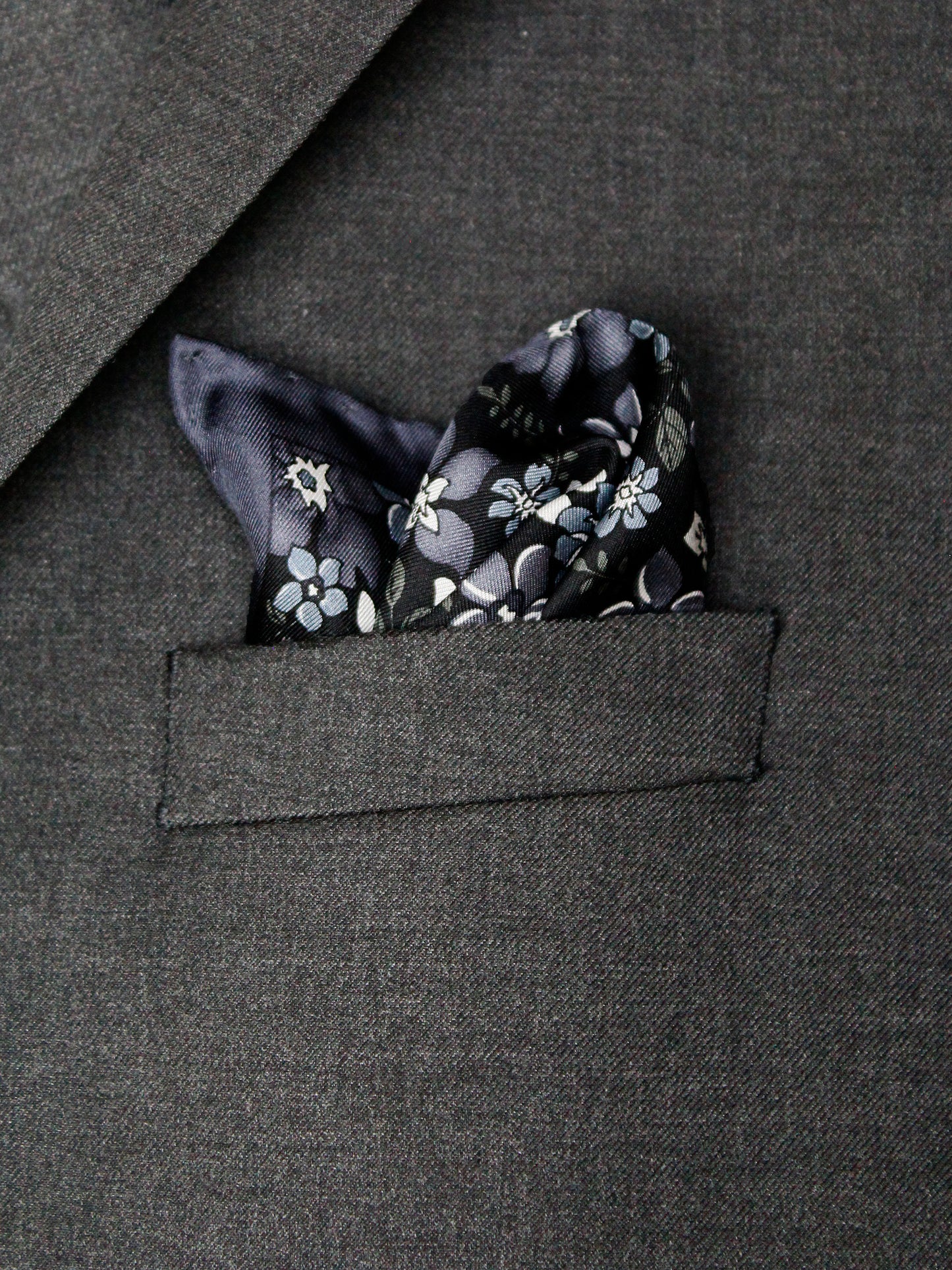 Heritage House Pocket Square 35278 - Floral - Black/Grey