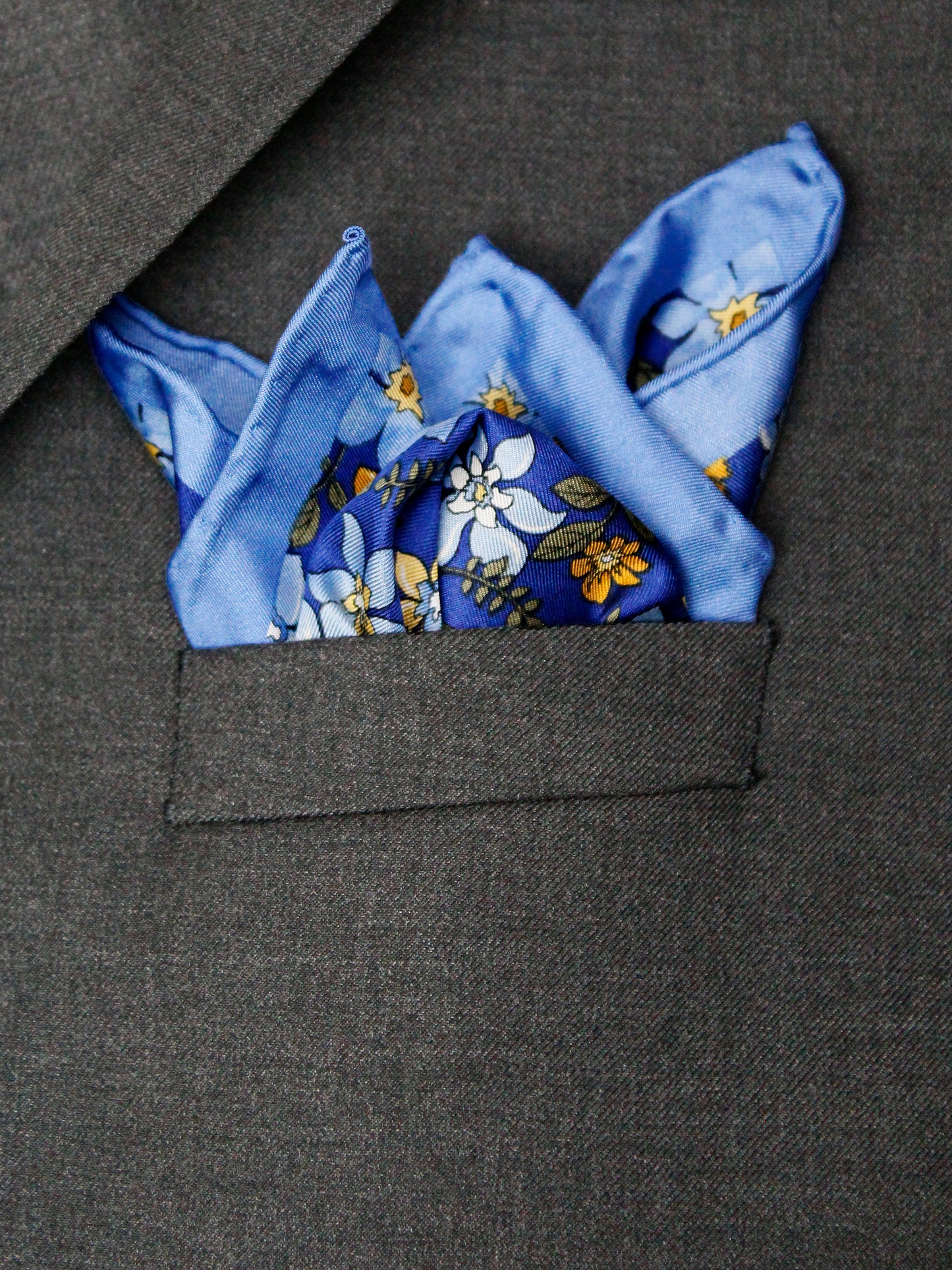Heritage House Pocket Square 35280 - Floral - Navy/Ochre