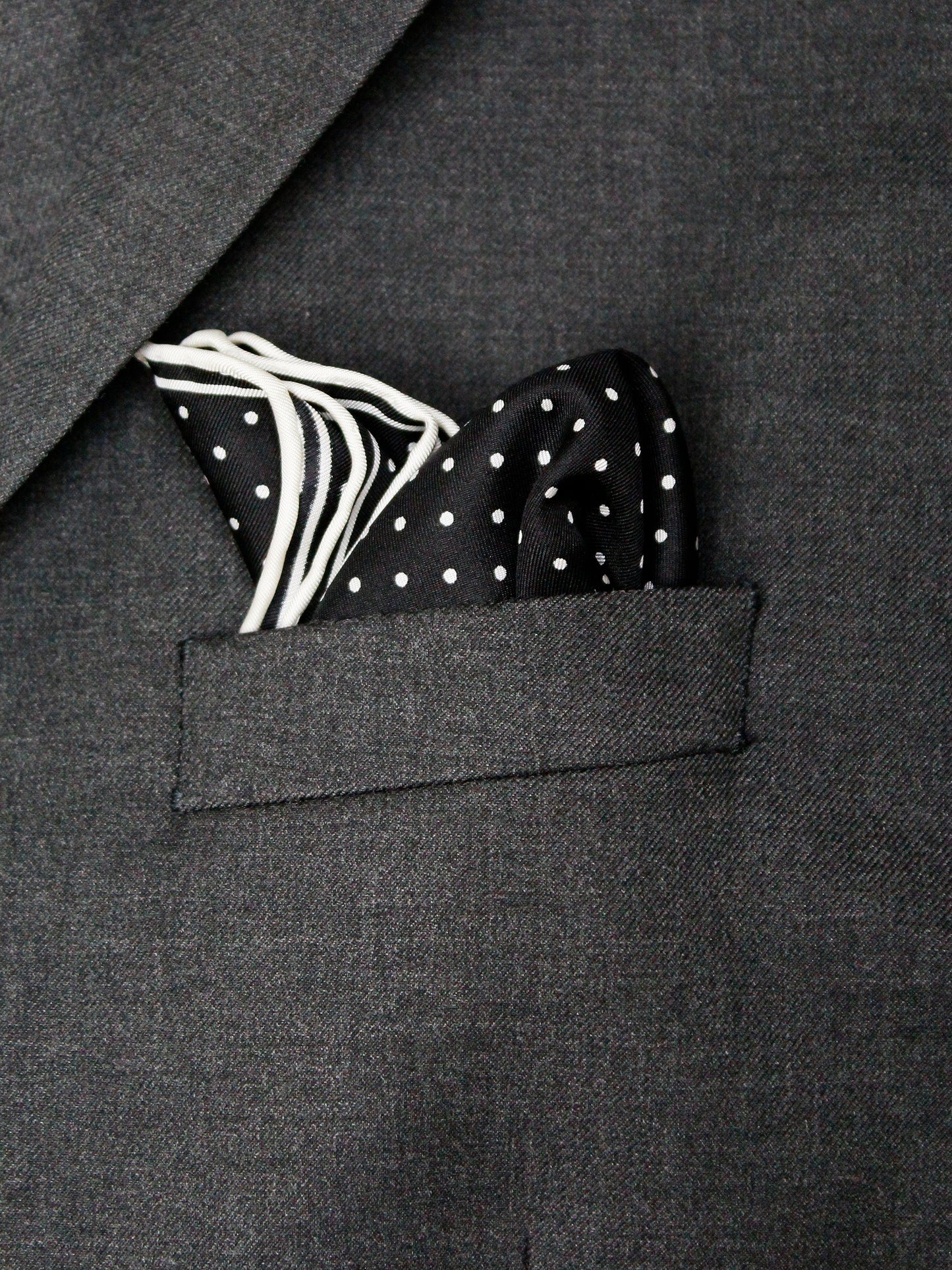 Heritage House Pocket Square 35286 - Polka Dot - Black/White