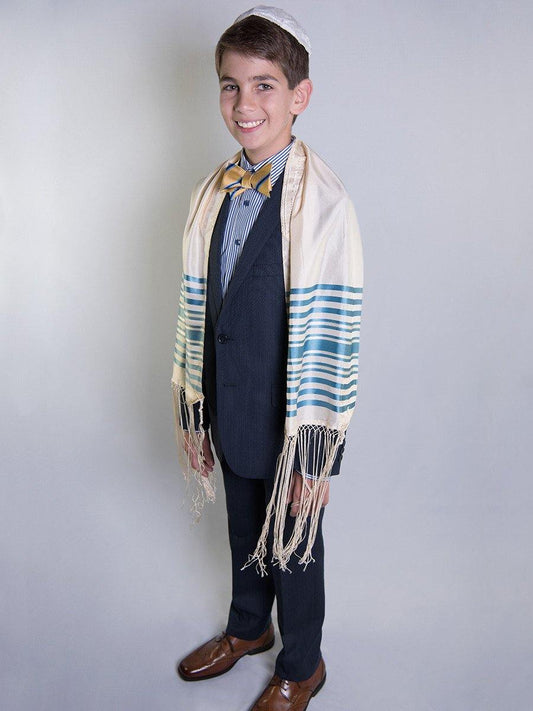 Detailed Style Guide for Picking the Ideal Bar Mitzvah Suits