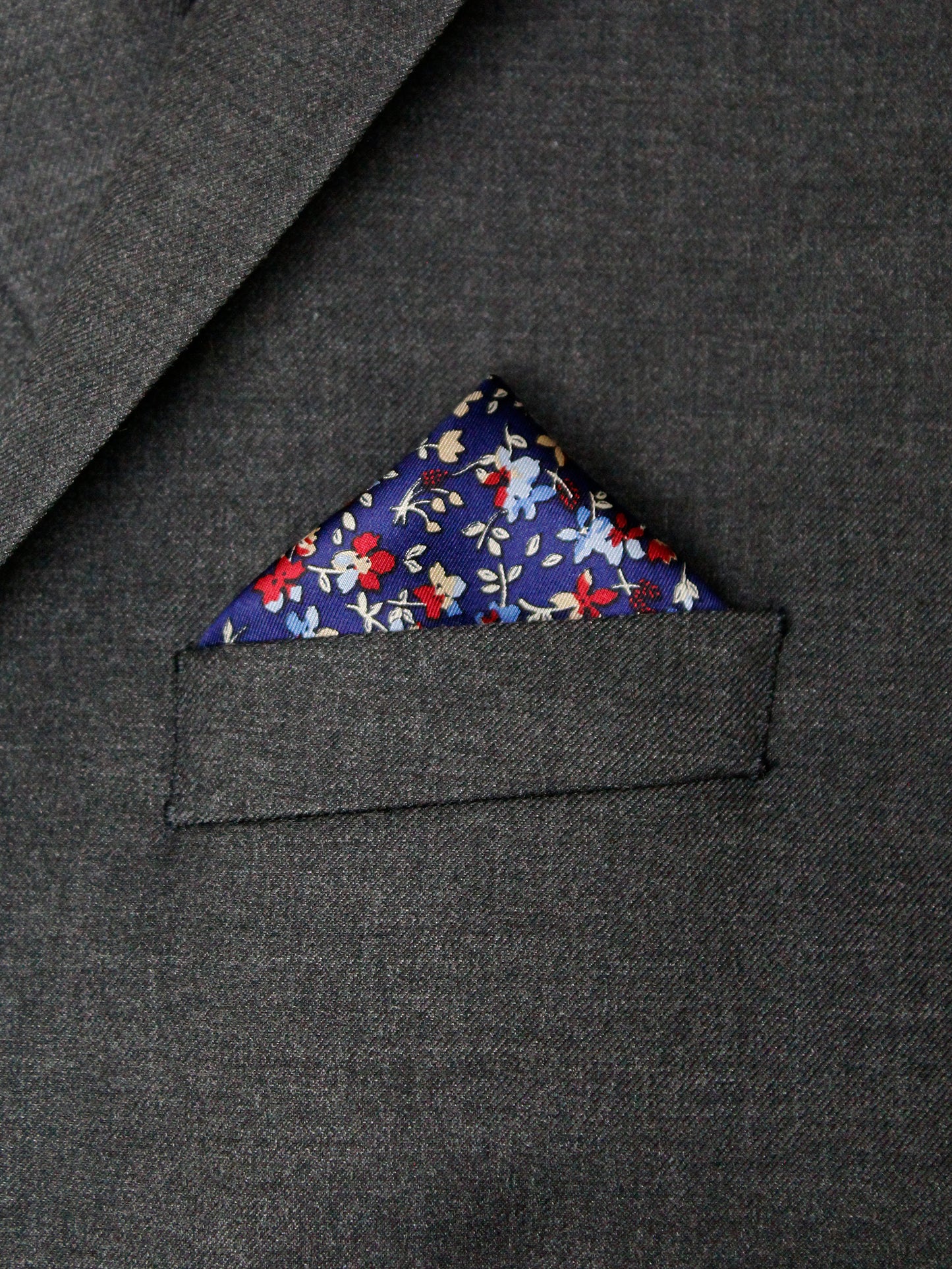 Heritage House Pocket Square 35276 - Medallion Windowpane - Red/Navy